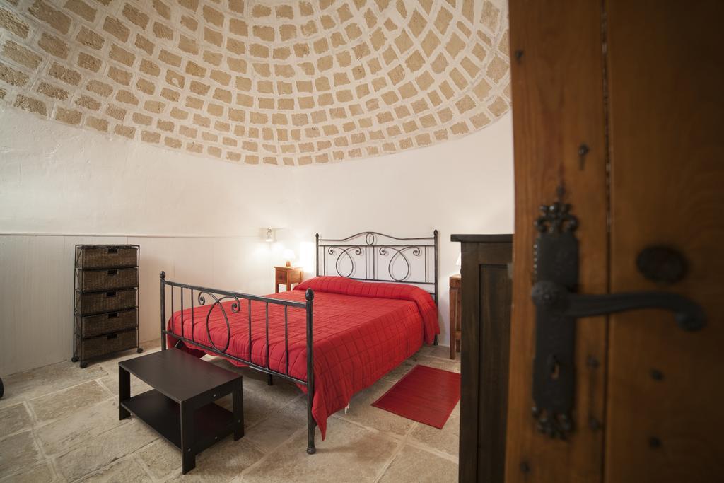 Вилла Trullo Degli Ulivi Остуни Экстерьер фото